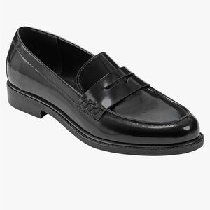 NWOT Marc Fisher Ilithia Loafer